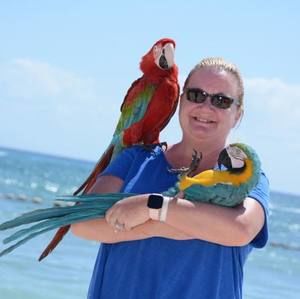 Meet your Posher, Carrie